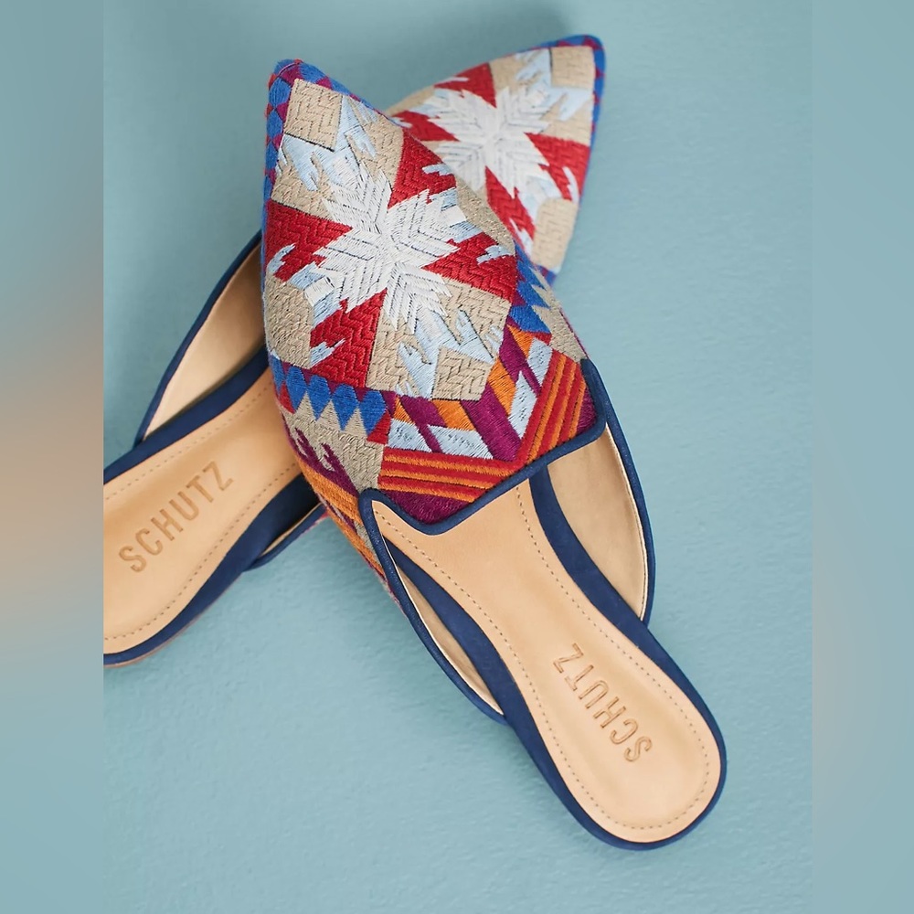 Schutz Grace Anne embroidered tribal pattern slides size 8
